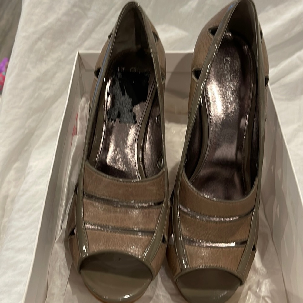 Grayish Calvin Klein brand new size 8.5 heels